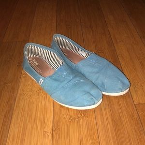 Cute Blue Toms